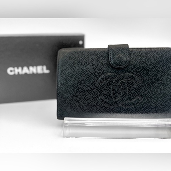 Chanel Wallet - Picture 1 of 6